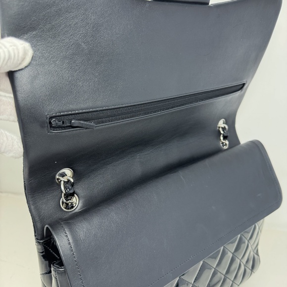 Chanel Black Patent Maxi Classic Double Flap bag - Picture 7 of 13